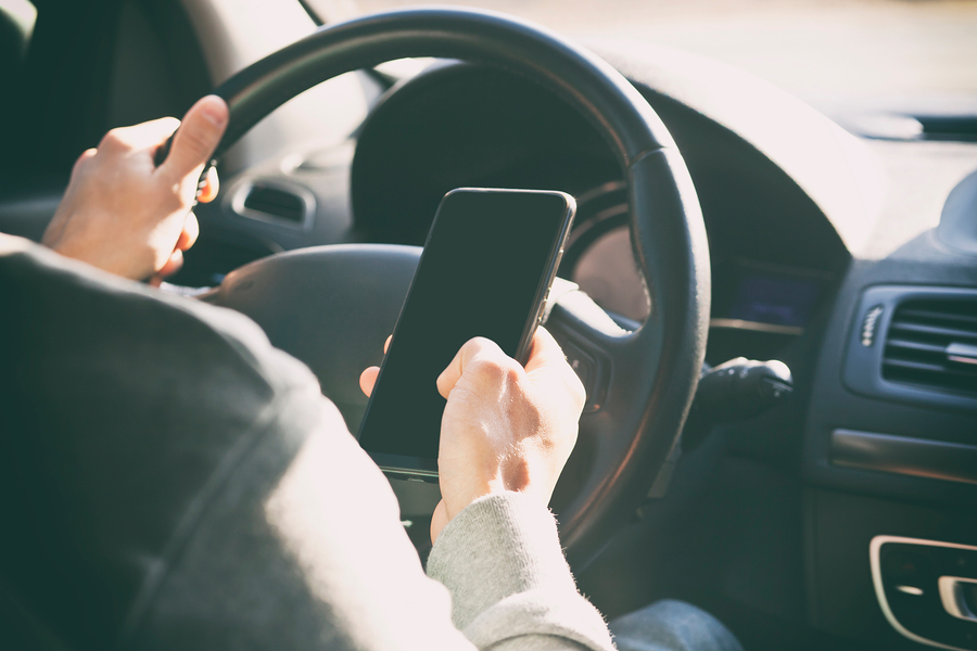 שימוש בטלפון בזמן נהיגה